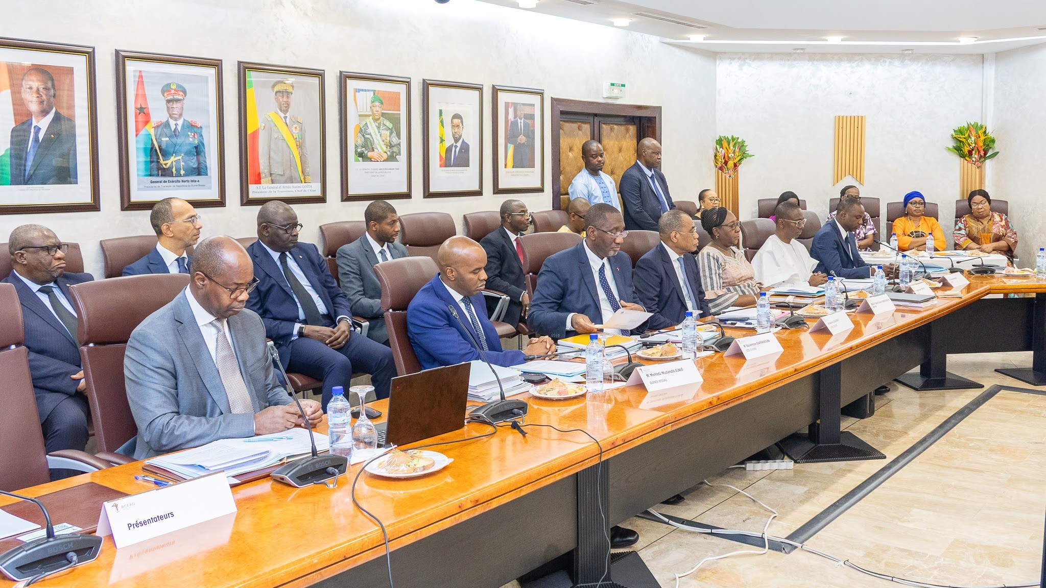 Session ordinaire du Conseil des Ministres de l'Union à Ouagadougou, au Burkina Faso, présidée par Monsieur Aboubakar NACANABO, Ministre de l’Economie et des Finances du Burkina Faso et Président du Conseil
